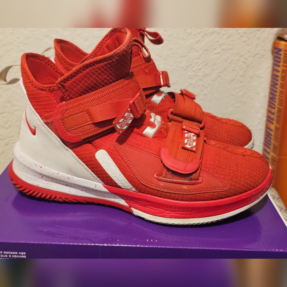 Lebron soldier 13 men's sz.10 RED